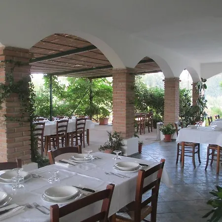 Agriturismo Il Nuraghe * Camisa
